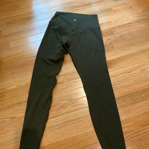 Army green lulu size 8